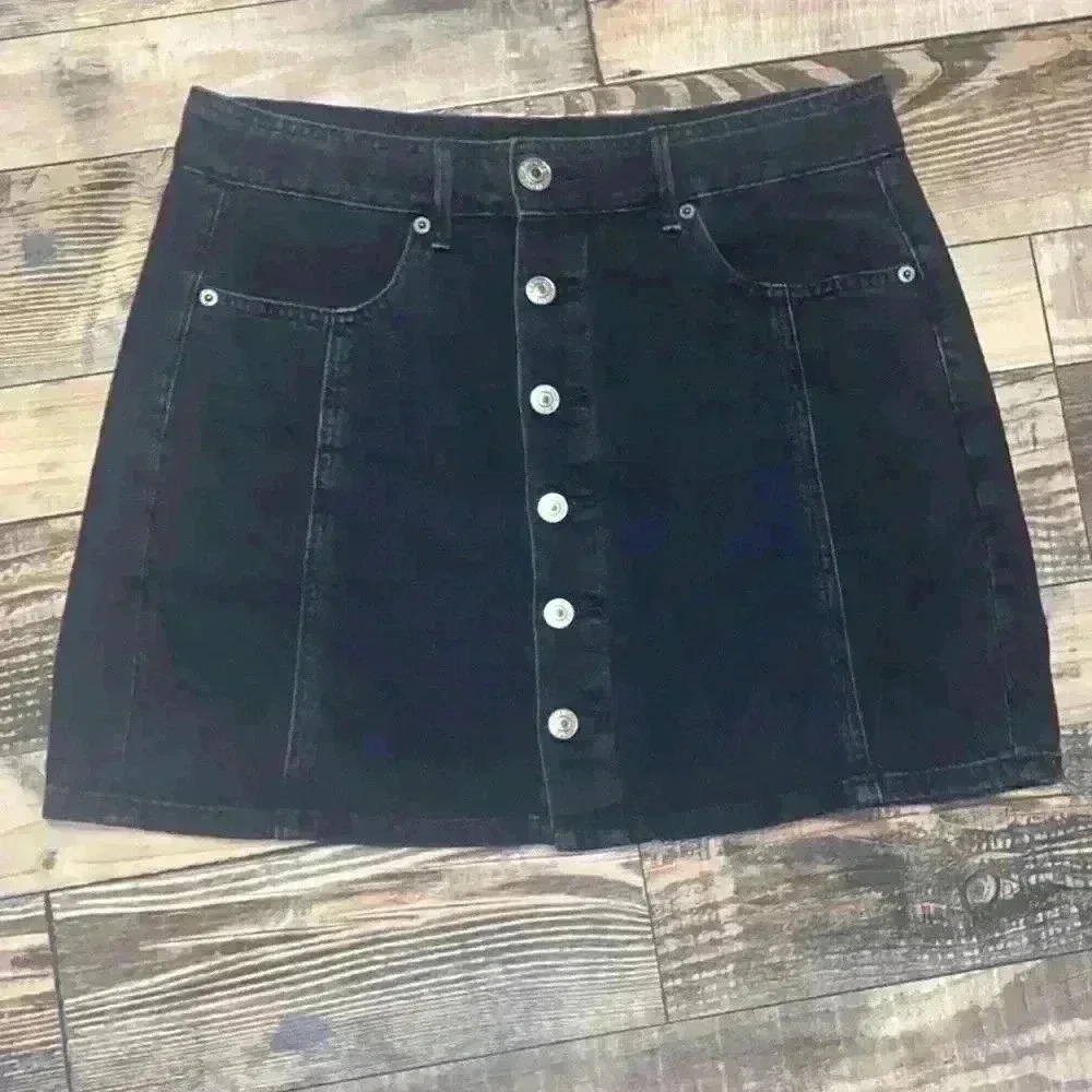 American Eagle black jean mini skirt size 6